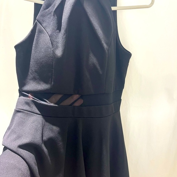 Black dress great for a holiday party size small - Picture 4 of 7